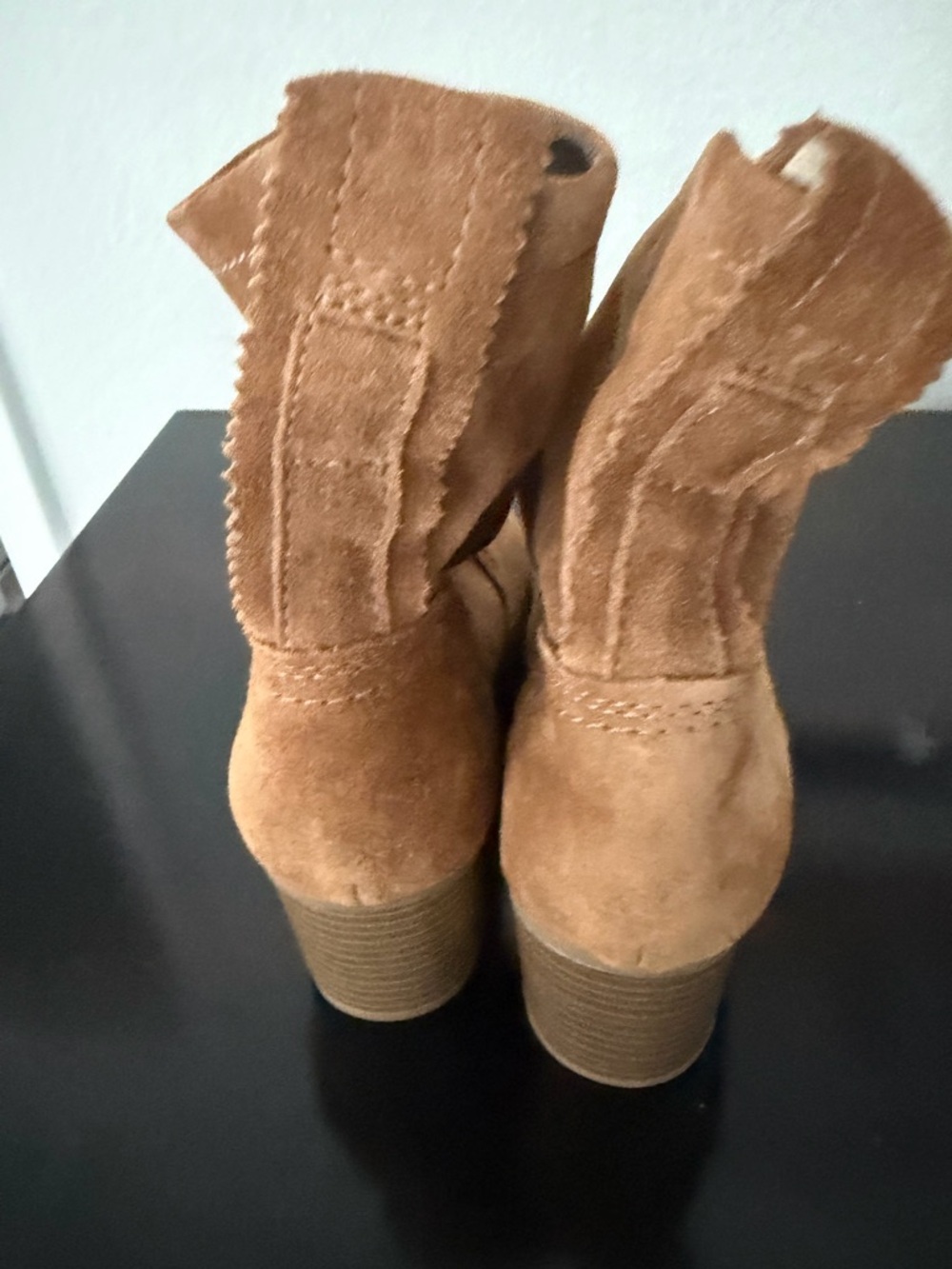 White Mountain Behari Suede Slouch Booties Tan NWT 7.5 (No Box) - Picture 3 of 6